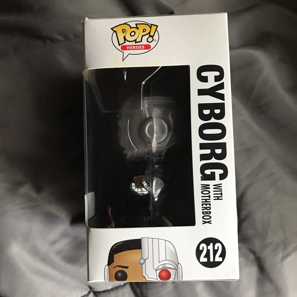 Funko pop Justice league Cyborg and Motherbox - Picture 2 of 4